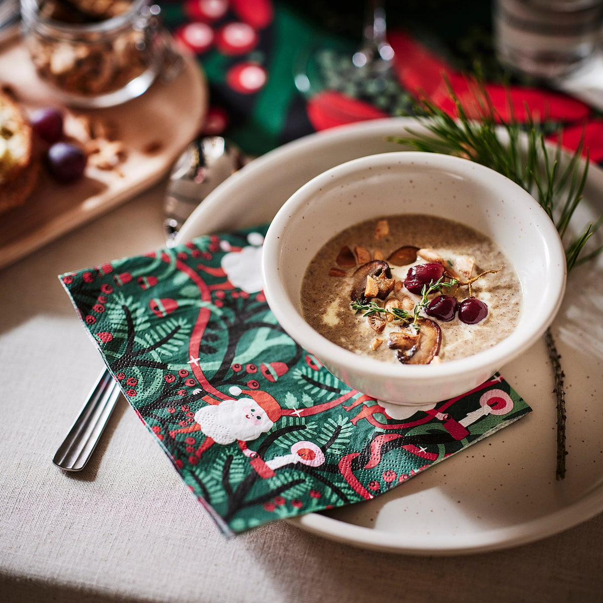 VINTERFINT paper napkin, Santa Claus pattern green, 33x33 cm, 30 pack