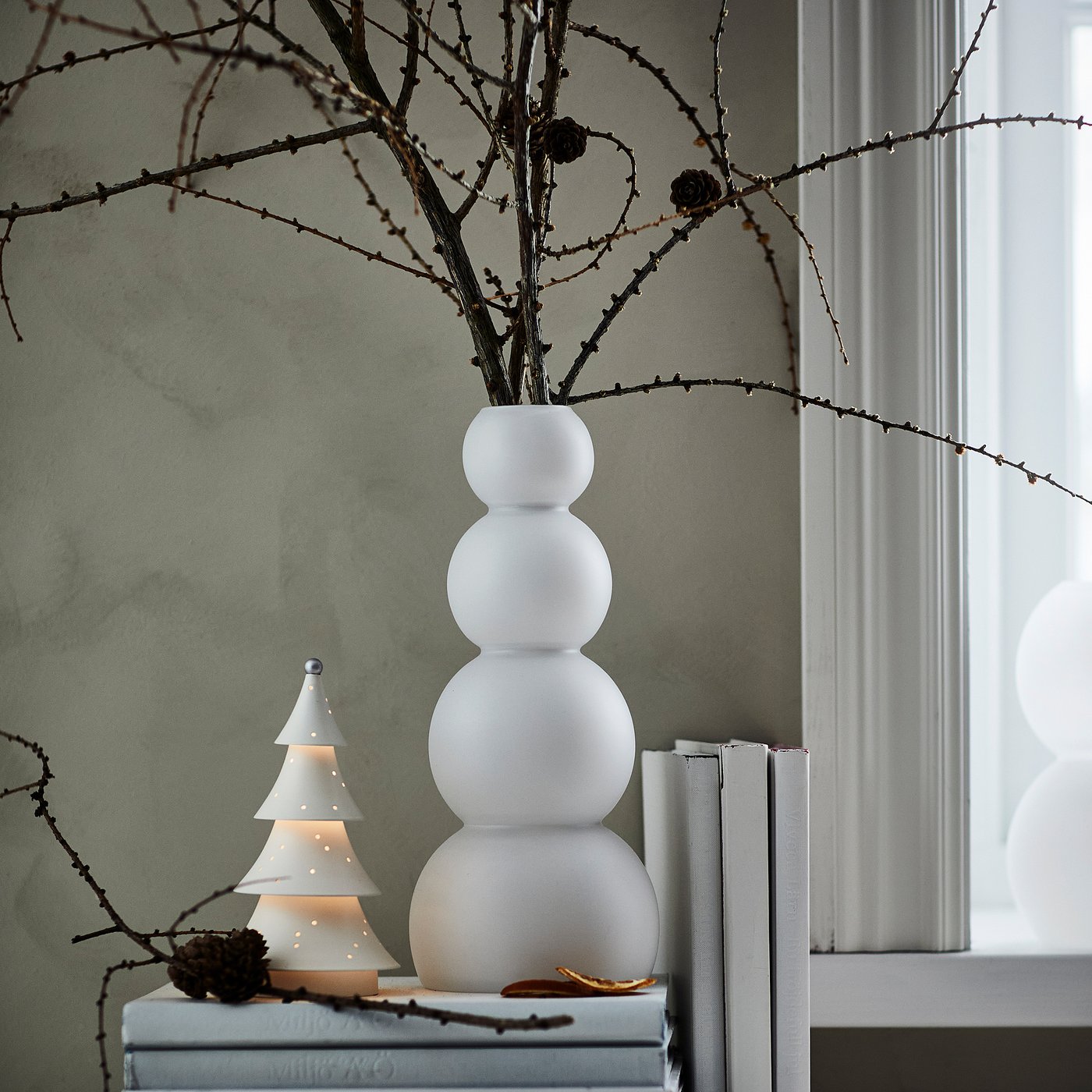 VINTERFINT vase, frosted glass/white, 14 cm