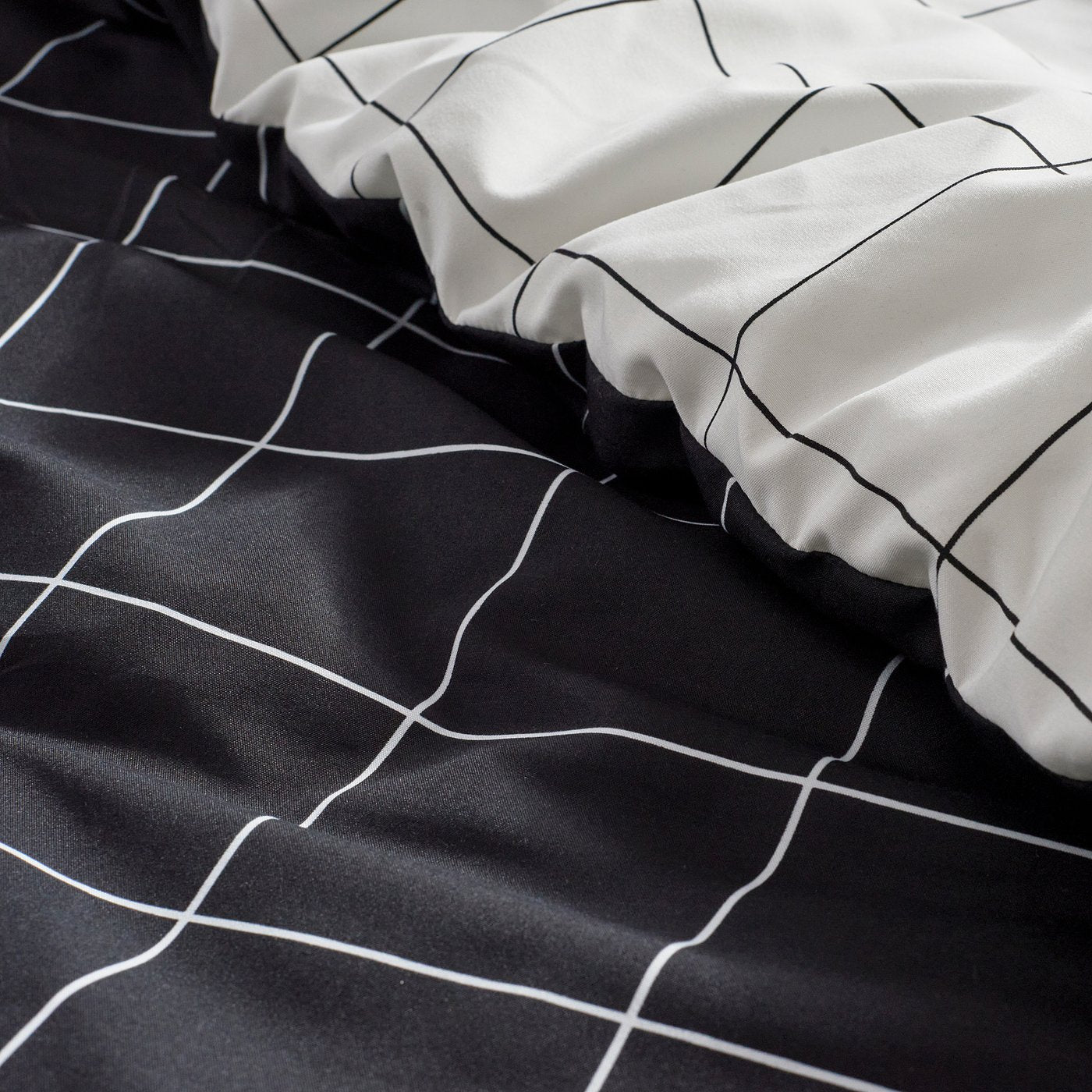 VITKLÖVER comforter set, white black/check, 240x220/50x80 cm
