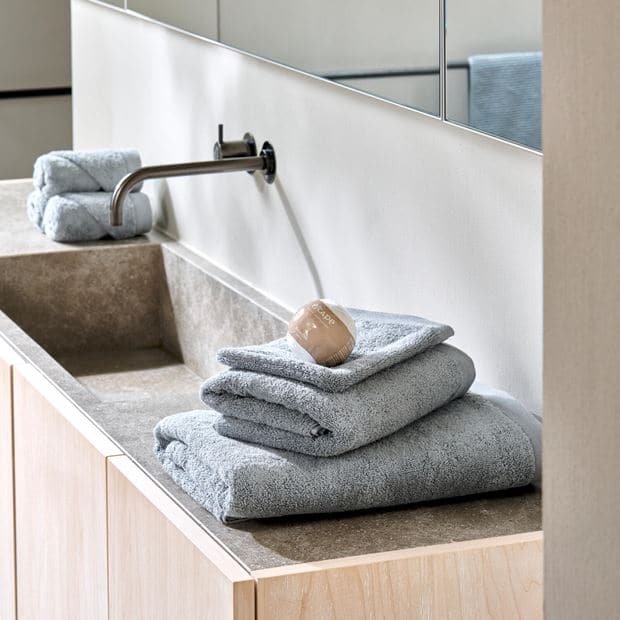 B-LUX Silver bath towel W 70 x L 140 cm - best price from Maltashopper.com CS668269