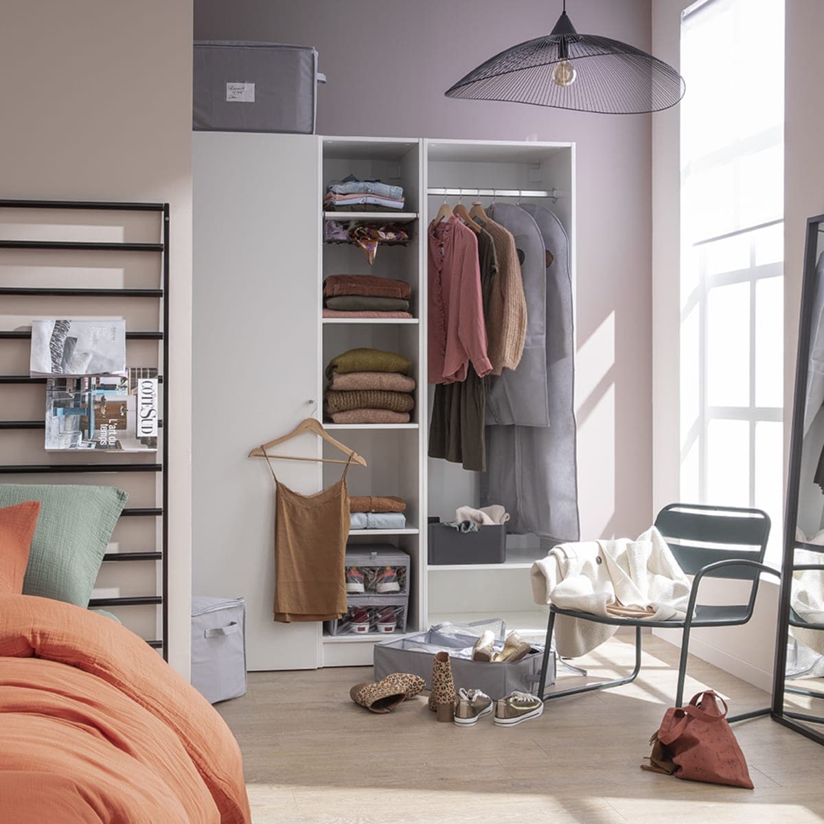 TNT CASE WITH VACUUM BAG TG M 33X36X42 CM SPACEO - Premium Wardrobe interior accessories from Bricocenter - Just €25.99! Shop now at Maltashopper.com