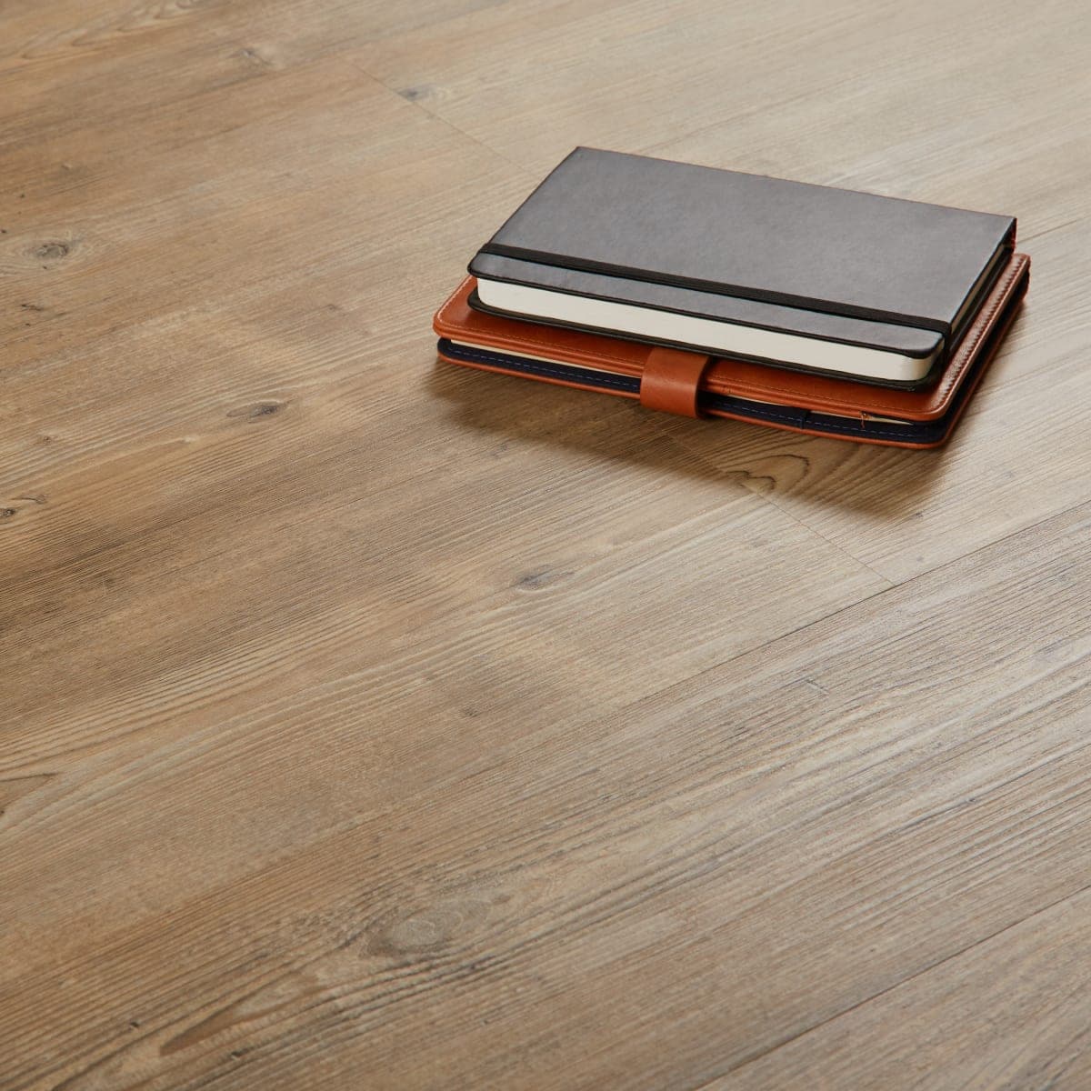 LVT FLOOR CLICK OLD XL 4.2 MM/0.3 1.54 M2 STRONG - best price from Maltashopper.com BR440001943