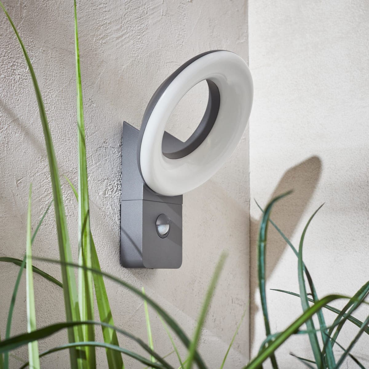 Bricocenter QUITO WALL LIGHT ALUMINIUM GREY 24X12.5X12.5CM LED 16W NATURAL LIGHT WITH MOTION SENSOR