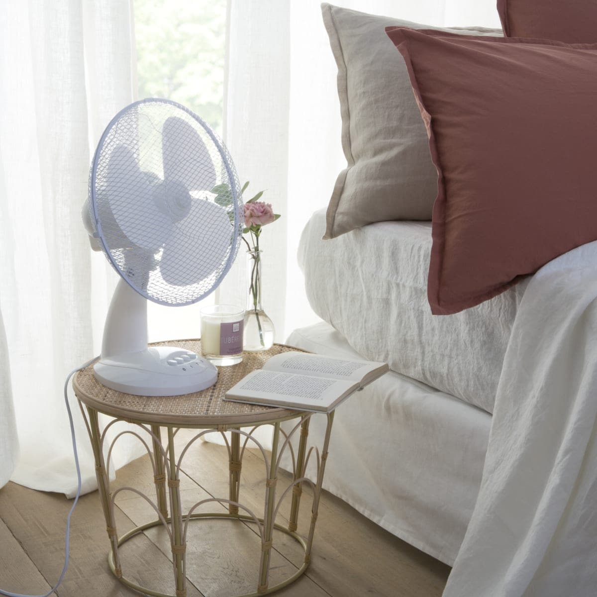 TABLE FAN DIA 30CM 40W WHITE EQUATION - best price from Maltashopper.com BR420002178