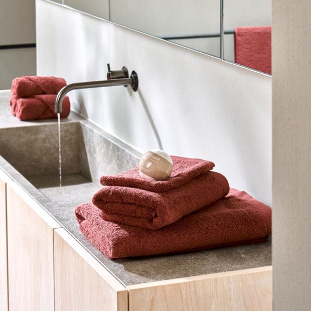 B-LUX Red guest towel W 30 x L 50 cm - best price from Maltashopper.com CS668192