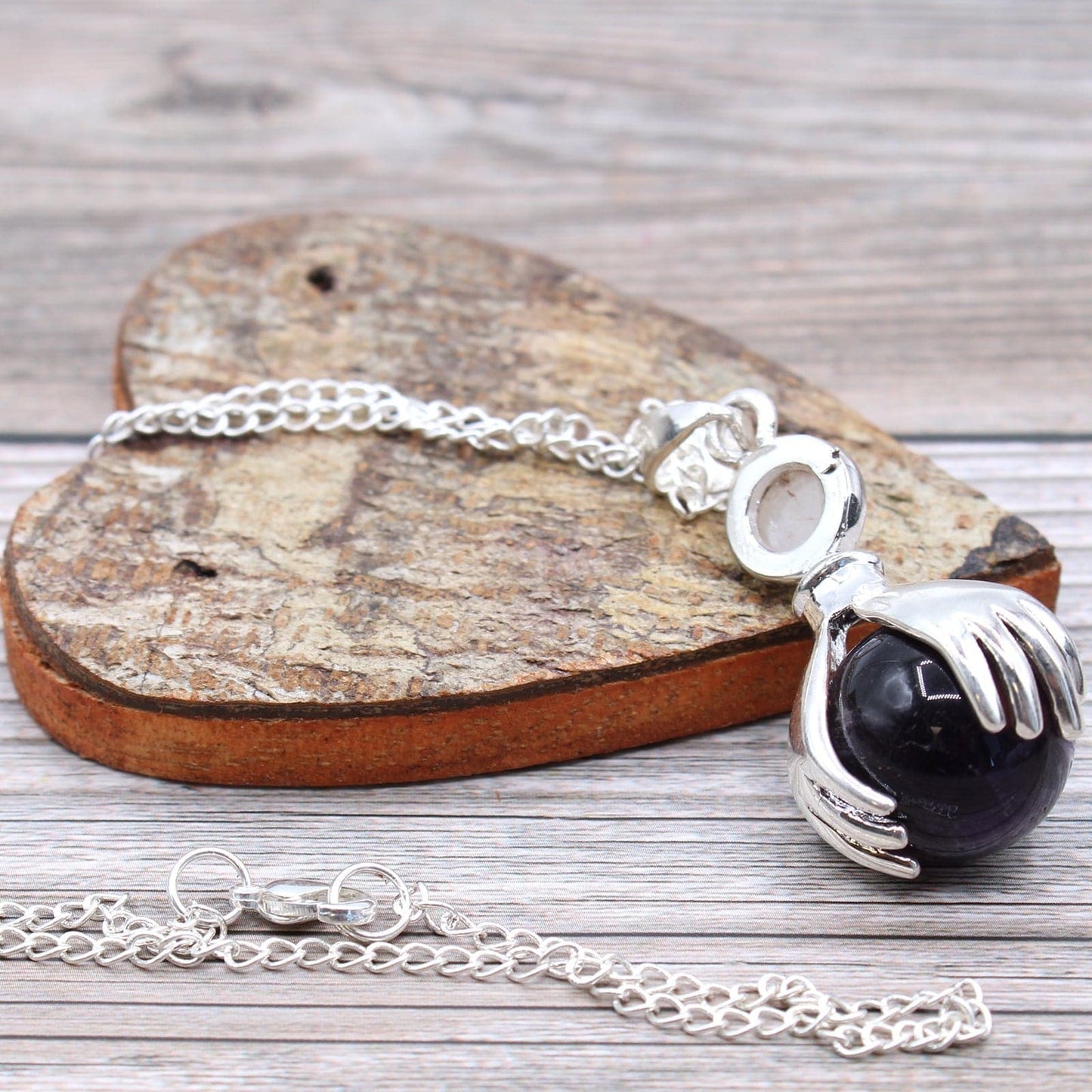 Gemstone Healing Hands Pendant - Amethyst - best price from Maltashopper.com GPJ-13