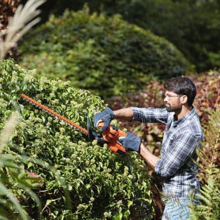 BEHT251-QS BLACK+DECKER ELECTRIC HEDGE TRIMMER - best price from Maltashopper.com BR500003832