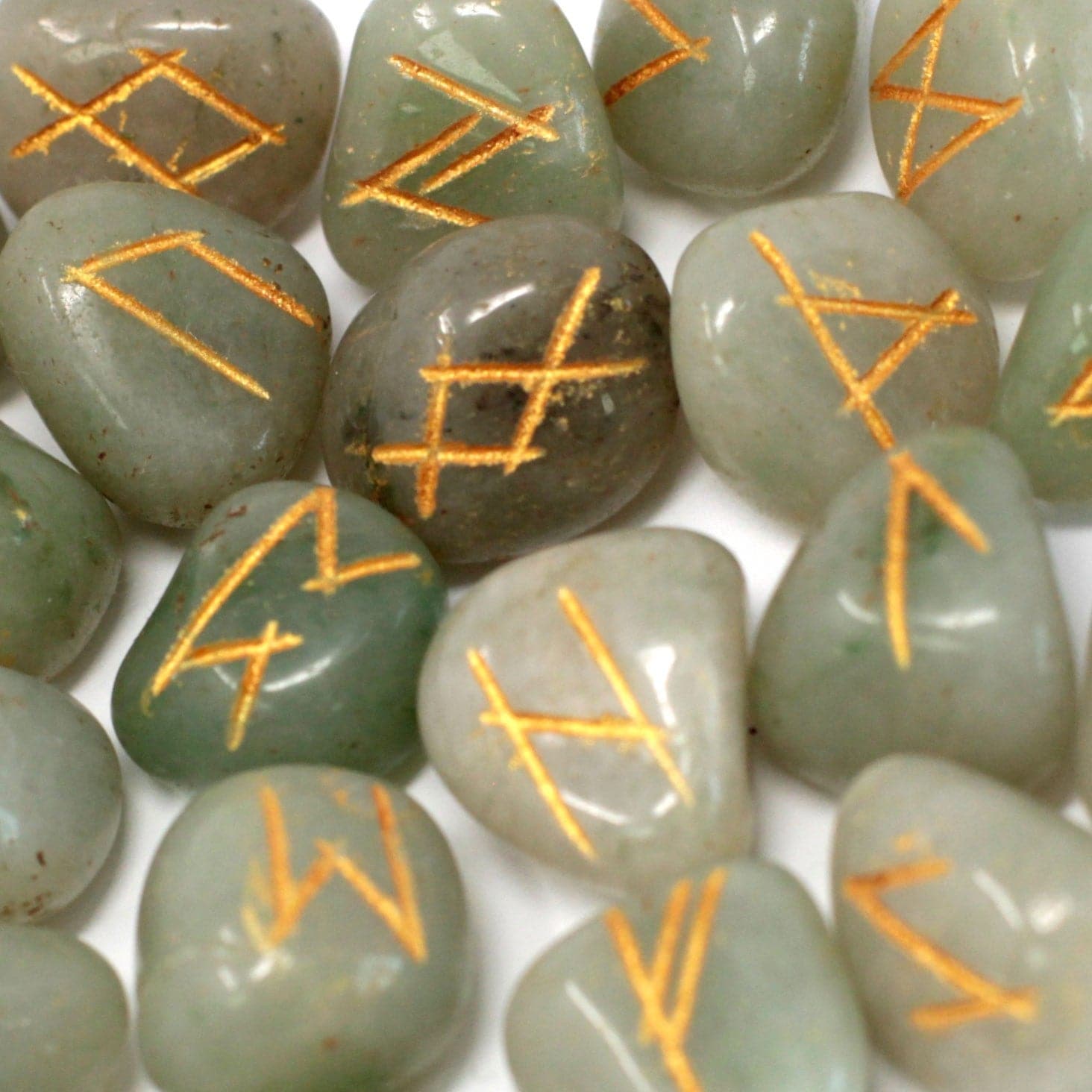 Bliss Runes Stone Set in Pouch - Green Aventurine