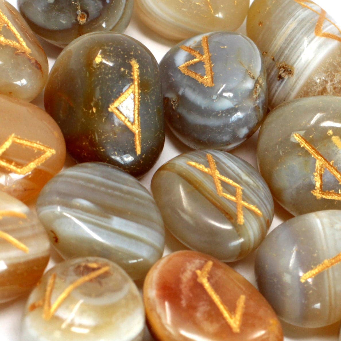 Runes Stone Set in Pouch - Banded Agate - best price from Maltashopper.com RUNE-48