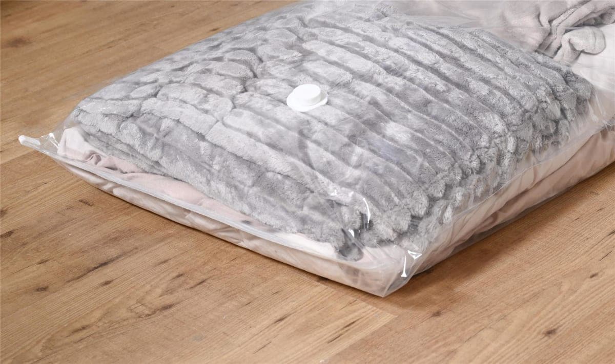 SET OF 2 VACUUM BAGS WITH HANGER SIZE XXL 60X150 SPACEO - Premium Wardrobe interior accessories from Bricocenter - Just €11.99! Shop now at Maltashopper.com