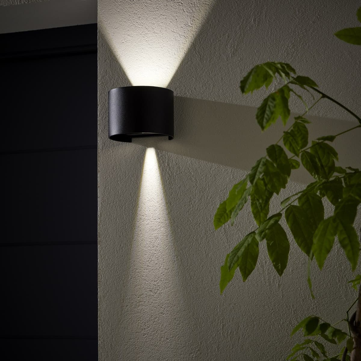 ROXBURY ALUMINIUM WALL LIGHT BLACK LED NATURAL LIGHT IP54 - best price from Maltashopper.com BR420008008