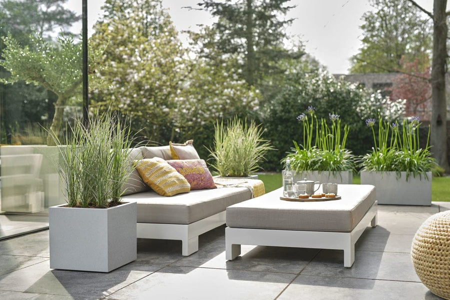 VIVO NEXT SQUARE 40 CONCRETE PLANTER, WITH WHEELS AND WATER RESERVOIR