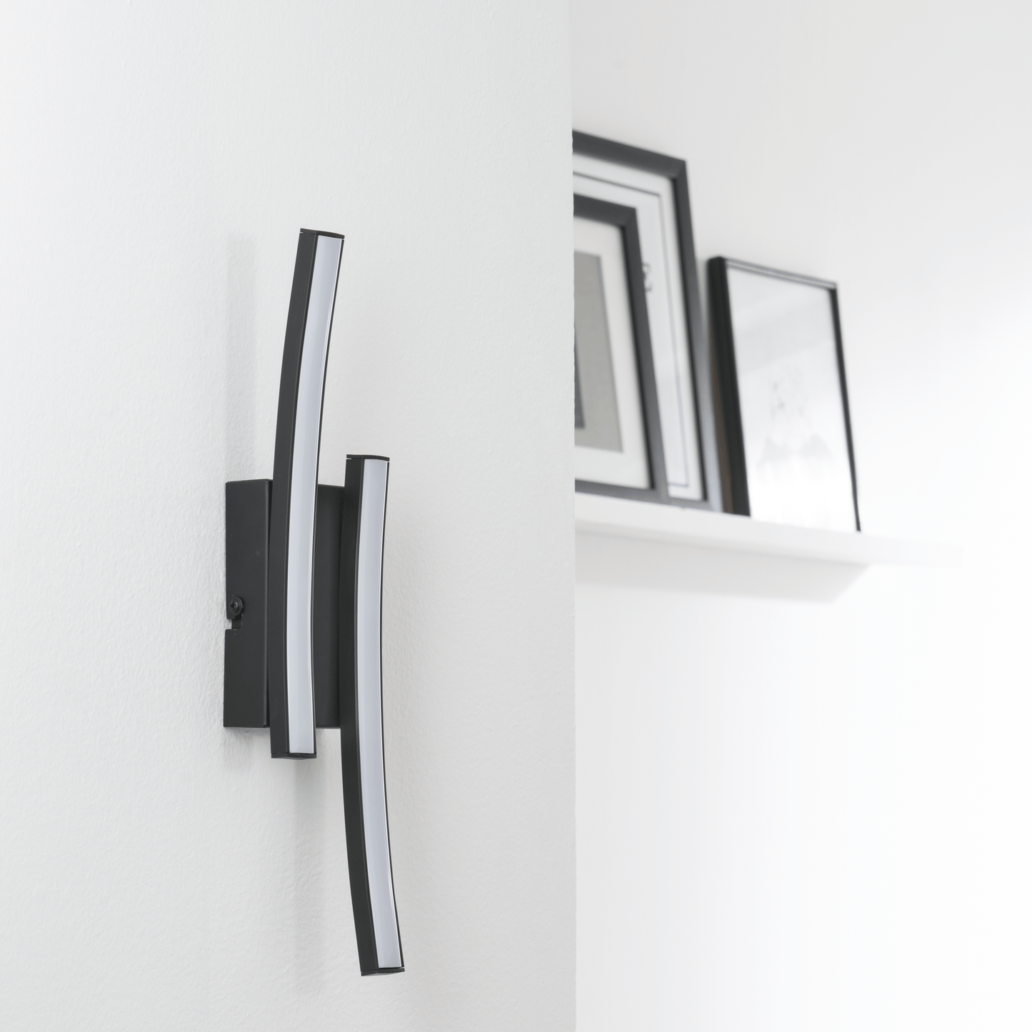 Bricocenter BERYL BLACK ALUMINIUM FLOOR LIGHT 6.5X6xH33CM LED 20W NATURAL LIGHT