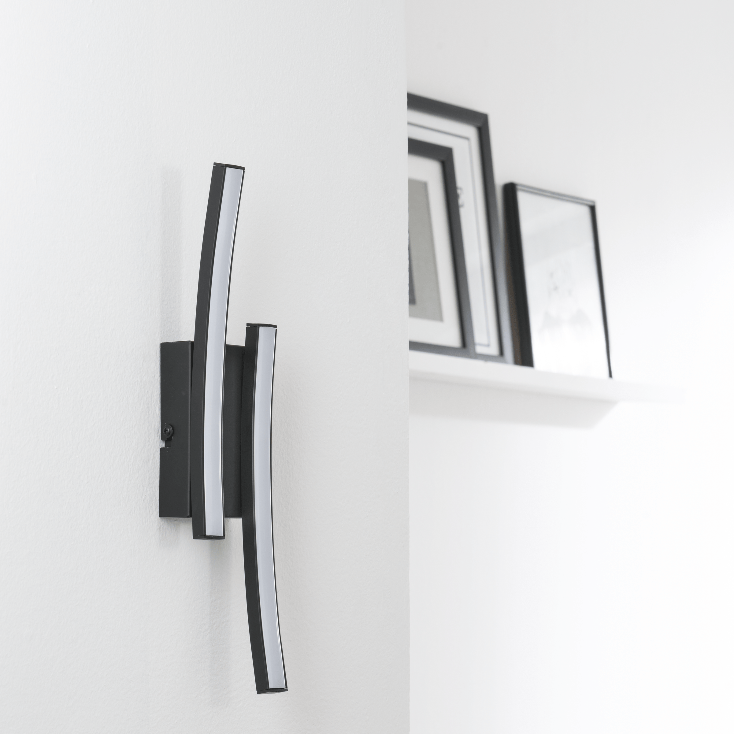 Bricocenter BERYL BLACK ALUMINIUM FLOOR LIGHT 6.5X6xH33CM LED 20W NATURAL LIGHT