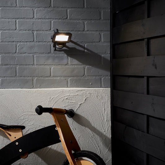 YONKERS ALUMINIUM PROJECTOR BLACK LED10W WITH MOTION SENSOR