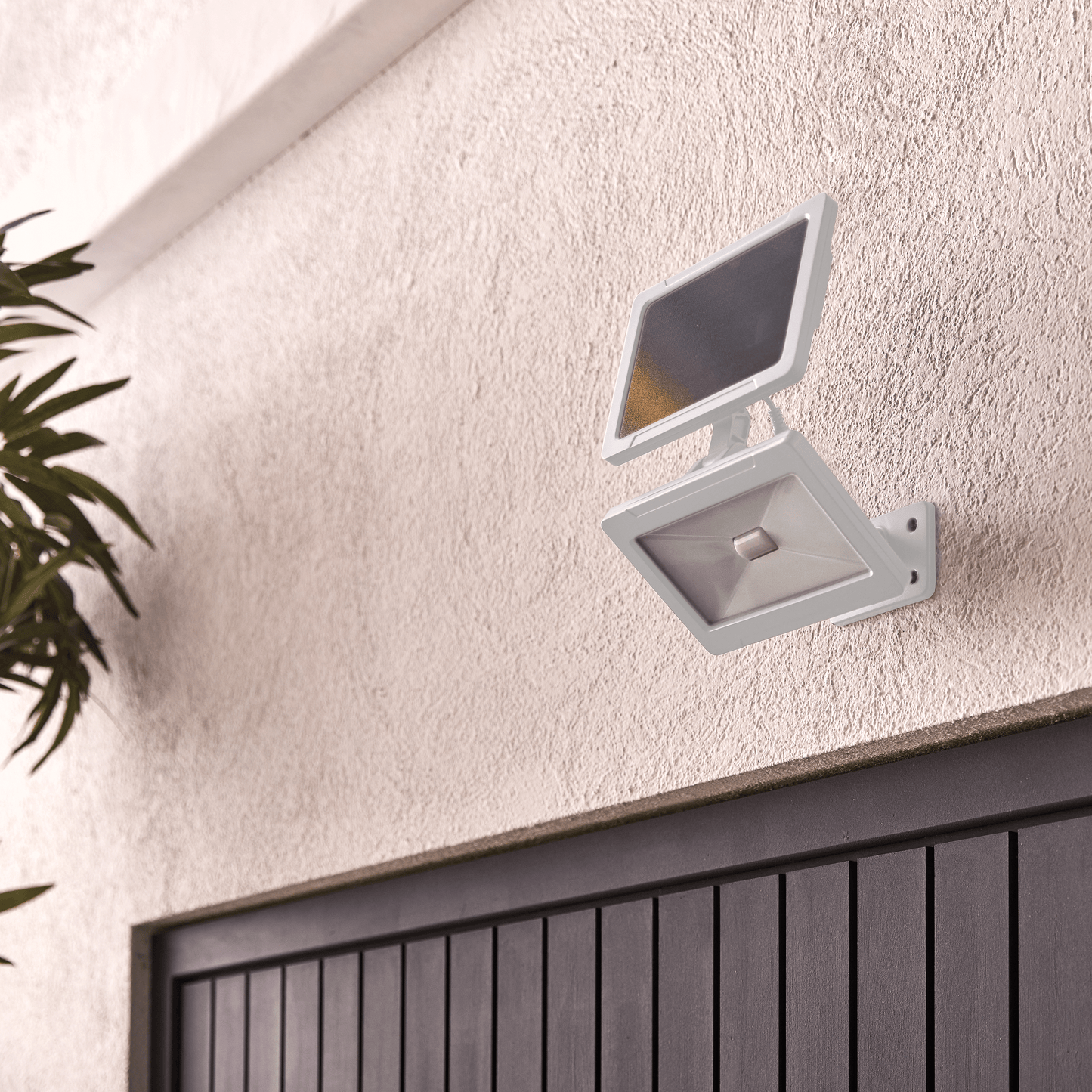 Bricocenter THOS SOLAR PROJECTOR ALUMINIUM WHITE 19.5X11.5X27CM 1000LM WITH IP MOTION SENSOR
