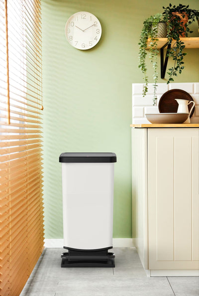 DUSTBIN WITH PEDAL 40LT PASO WHITE - best price from Maltashopper.com BR410007631