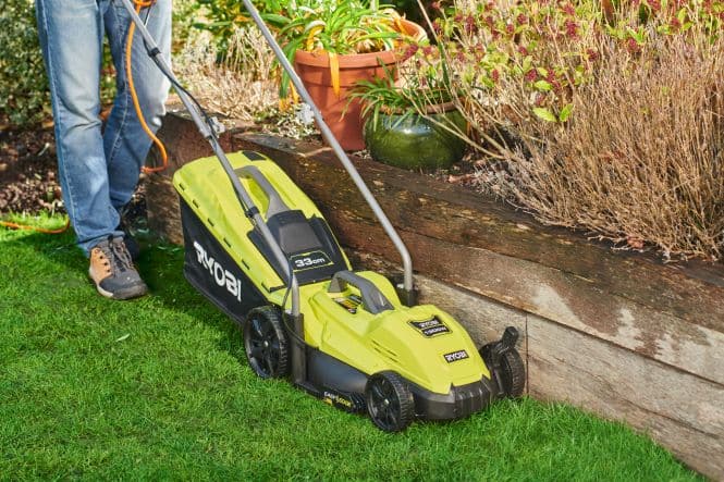 Bricocenter COMBINED 1300W LAWN MOWER AND 300W TRIMMER