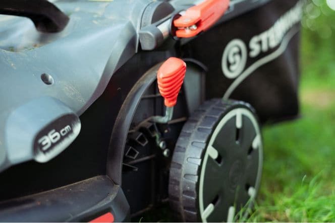 STERWINS 36CM 40V CORDLESS MOWER - Premium Lawn Mower from Bricocenter - Just €234.99! Shop now at Maltashopper.com