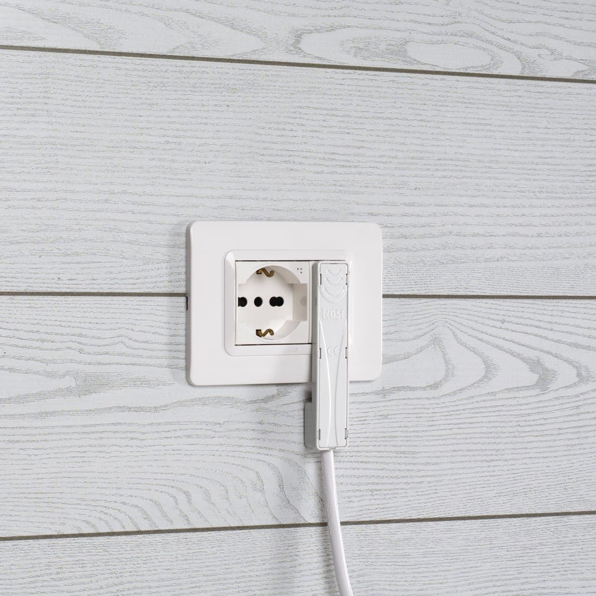 EXTRA-FLAT PLUG 10A 2P+T - WHITE - best price from Maltashopper.com BR420005952