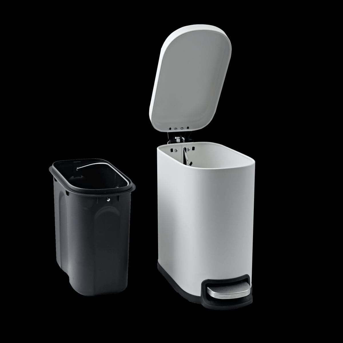 METAL DUSTBIN MATT WHITE INTERNAL BUCKET AND PEDAL SLIM CM.7X20X65 - Premium Bath Trays from Bricocenter - Just €25.99! Shop now at Maltashopper.com