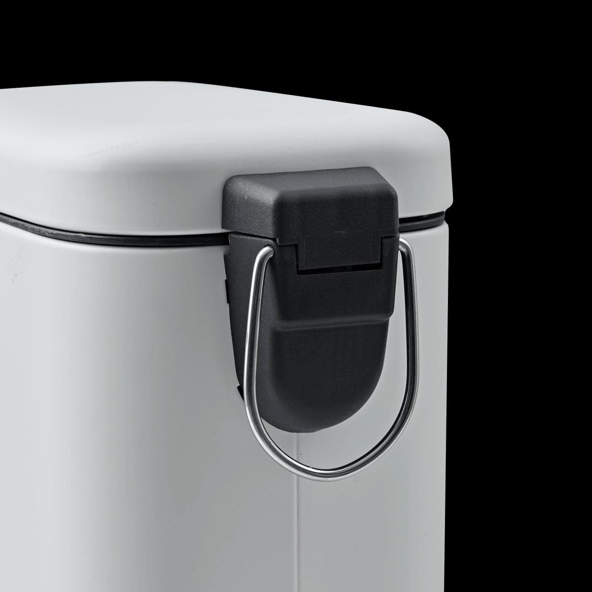 METAL DUSTBIN MATT WHITE INTERNAL BUCKET AND PEDAL SLIM CM.7X20X65 - best price from Maltashopper.com BR430007204