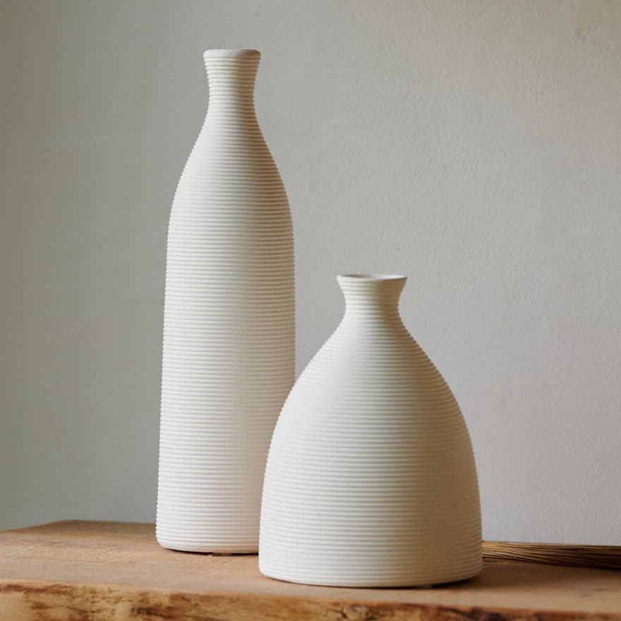 Casa BEAUTY White vase, H 38,7 cm - Ø 10,5 cm