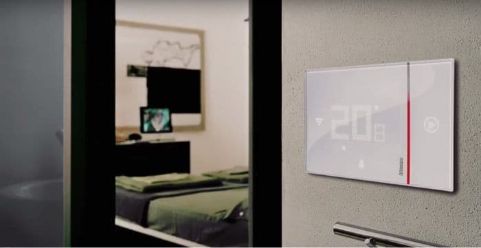 WIFI WALL-MOUNTED CHRONOTHERMOSTAT SXW8002W BTICINO WHITE