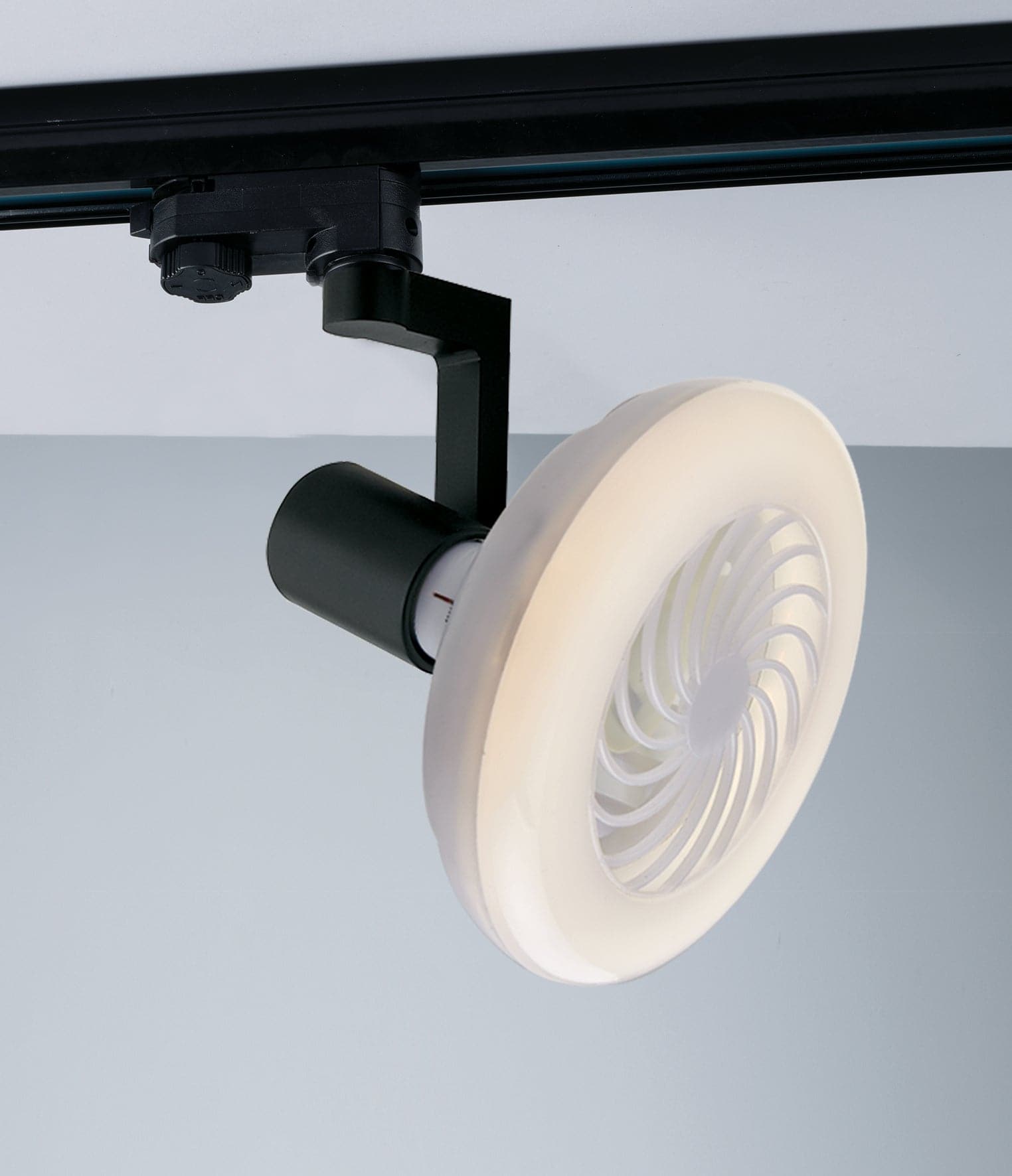 LED BULB WITH FAN E27 8W 960LM NATURAL LIGHT - best price from Maltashopper.com BR420007174