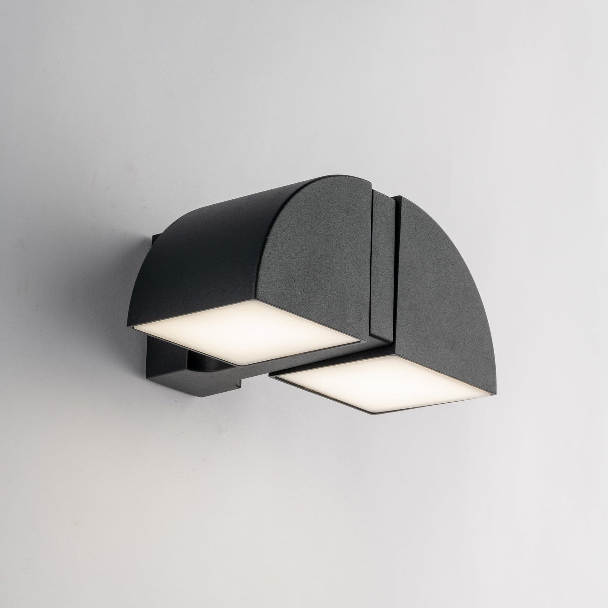 Bricocenter IDEM WALL LIGHT ALUMINIUM GREY 15.3X20.2X9CM LED 8W NATURAL LIGHT IP44