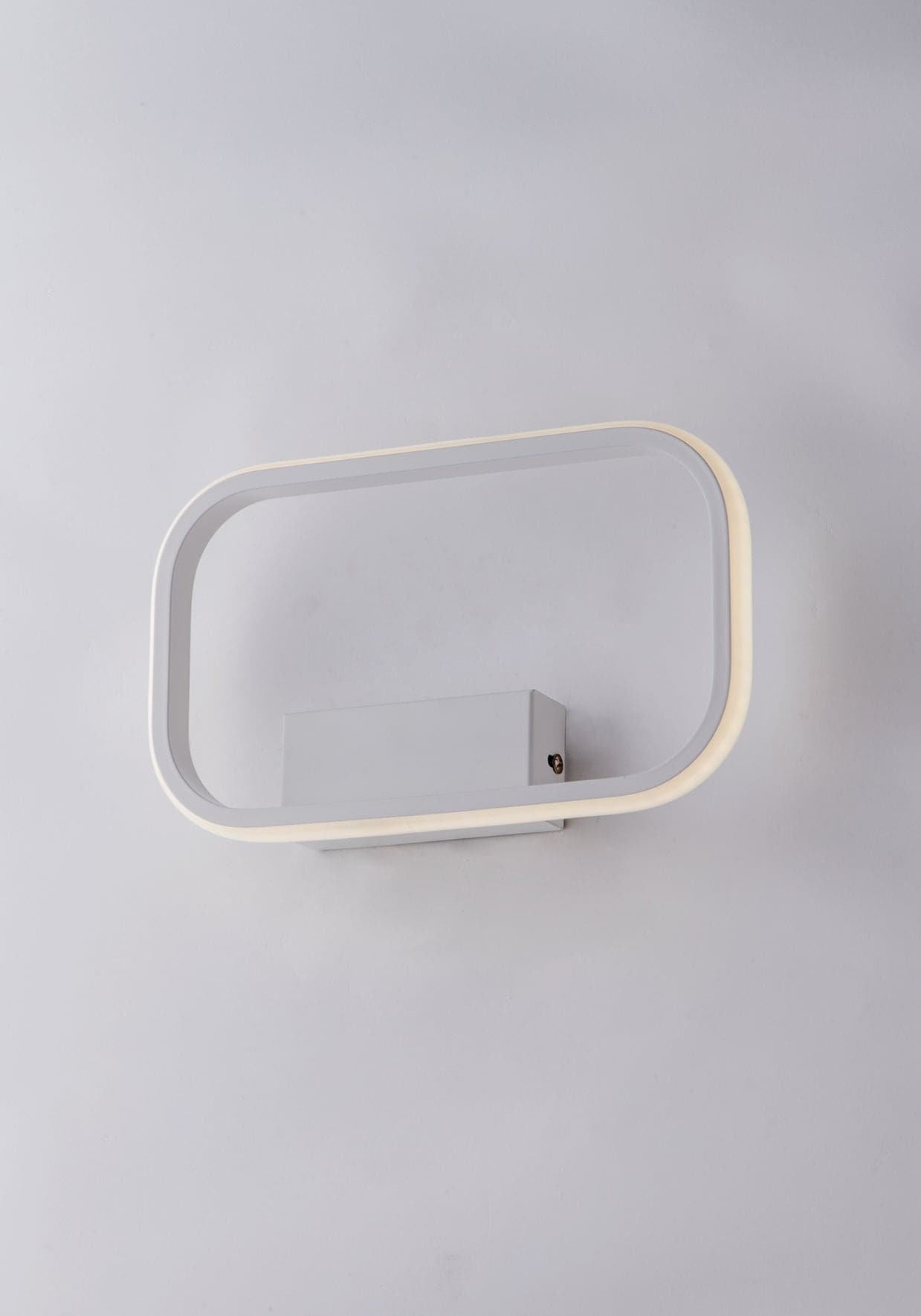 Bricocenter NATA ALUMINIUM WALL LAMP WHITE 15X25 CM LED 12W NATURAL LIGHT