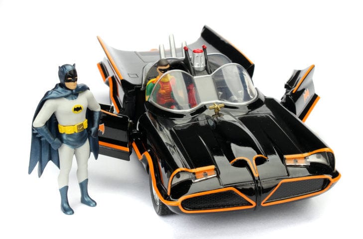 Toys Hollywood Rides - Batman: Batmobile del 1966 con Batman (Scala 1:24)