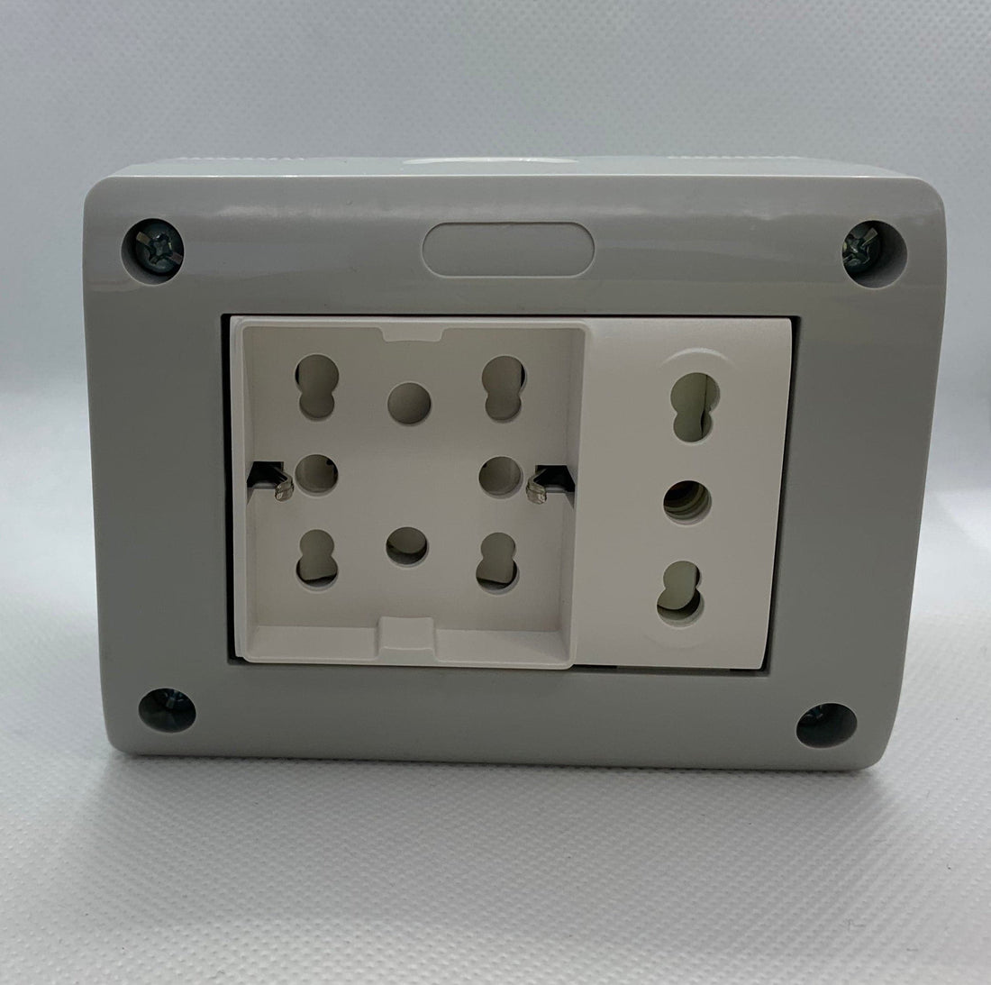 ENCLOSURE IP40 3 PLACES WITH UNIVERSAL SOCKET+BIPASS SOCKET - best price from Maltashopper.com BR420006630