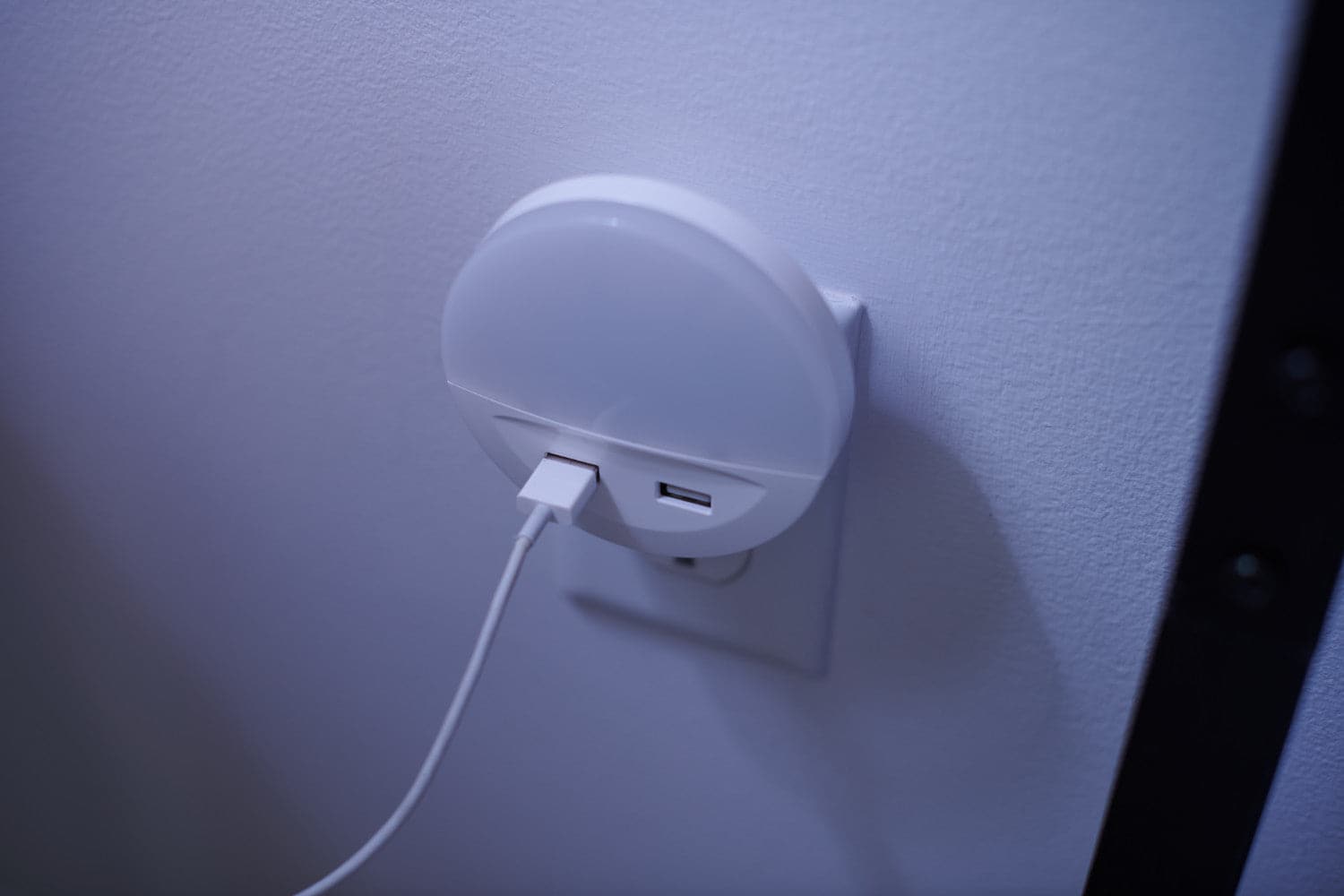 Bricocenter NIGHT LIGHT BEZEL PLASTIC WHITE LED 13W WARM LIGHT