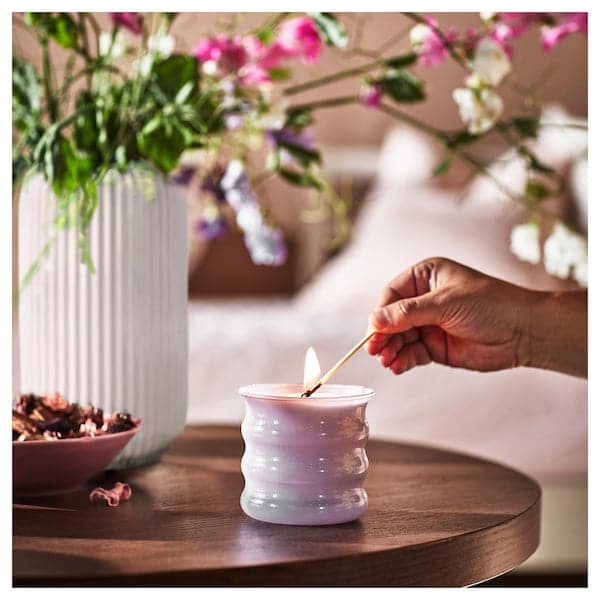 JÄMNMOD - Scented candle in glass, Sweet pea/purple, 50 hr