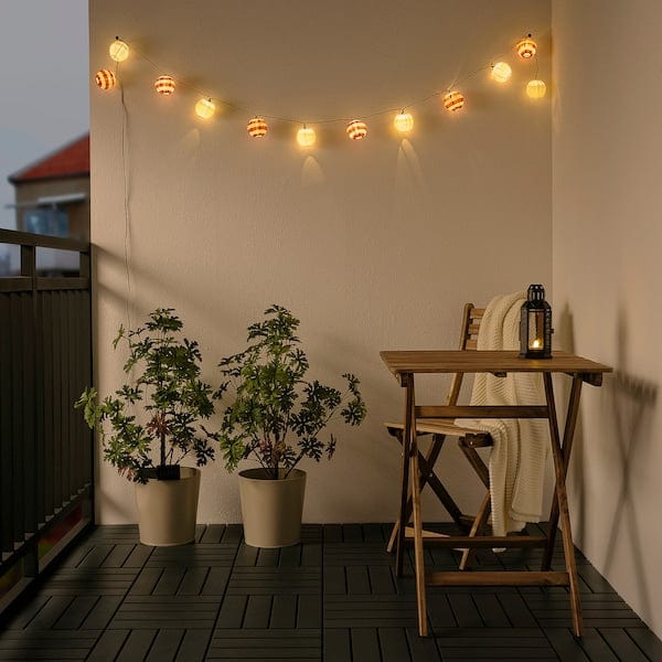 SOLVINDEN 12 light solar powered LED outdoor red striped lighting