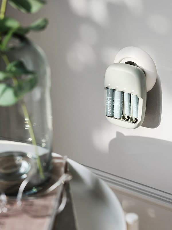 Ikea STENKOL / LADDA Charger and 4 batteries ,