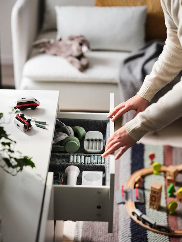 Ikea STENKOL / LADDA Charger and 4 batteries ,